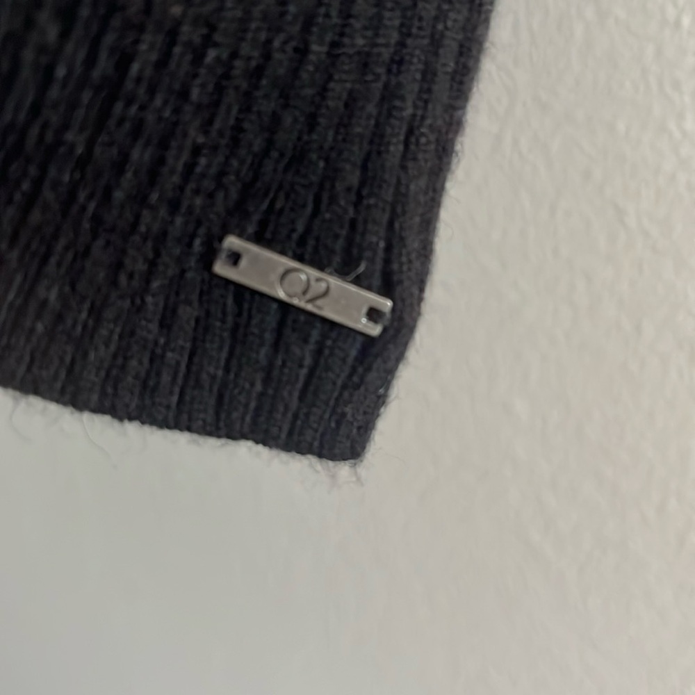 O2 Turtle Neck Tank - Picture 4 of 6